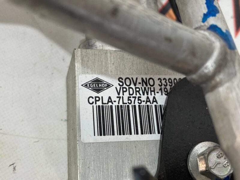 CPLA7L575AA The valve on a tube of the air conditioner Range Rover Sport L494 (2014-2022) used cost 100 € in stock 3 pcs.