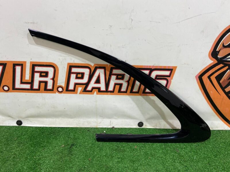 HK8M3210431CW Side Right Rear Glass Molding Jaguar F-Pace X761 (2017-) Used cost 40 € in stock 1 pcs.