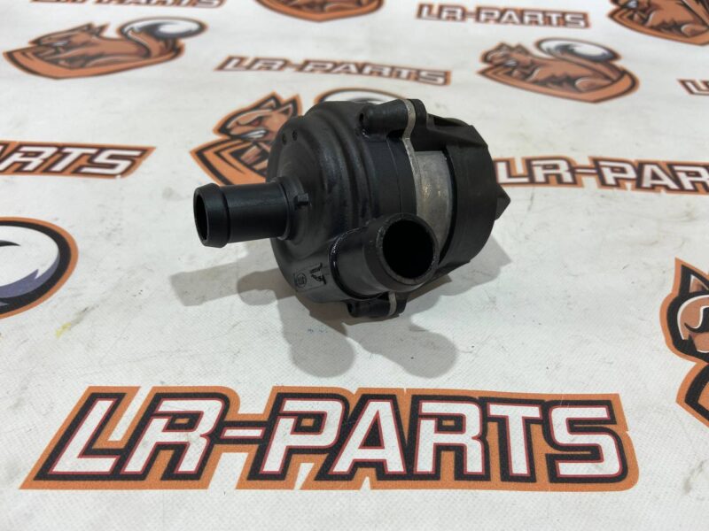 J9C5560 Electric water pump Jaguar F-Pace X761 (2017-) Used cost 55 € in stock 3 pcs.