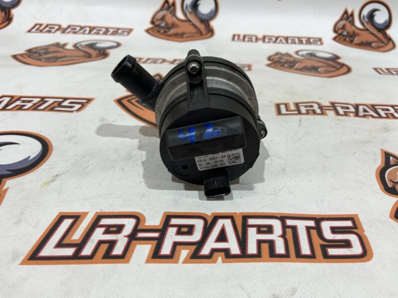 J9C5560 Electric water pump Jaguar F-Pace X761 (2017-) Used cost 55 € in stock 3 pcs.