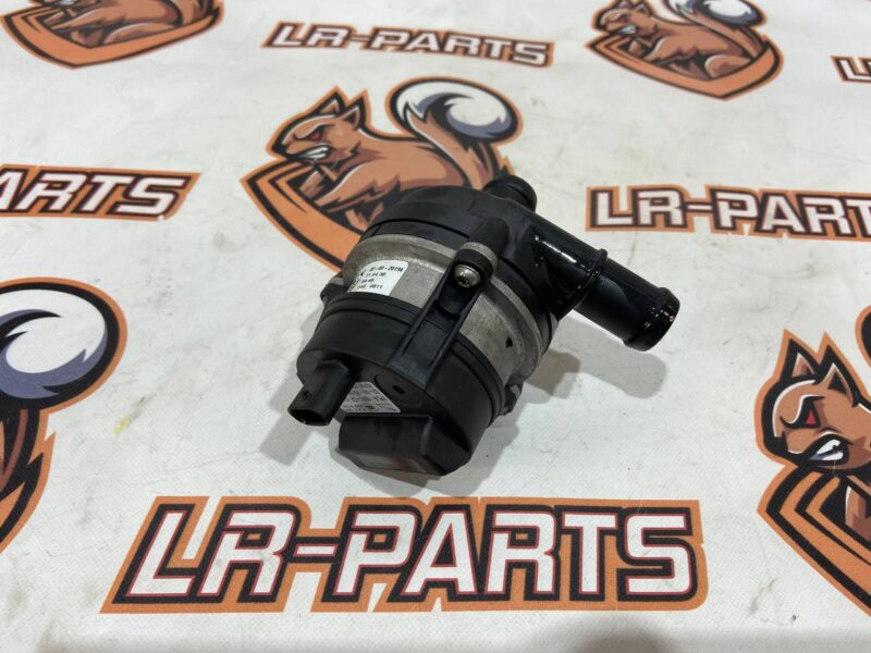 J9C5560 Electric water pump Jaguar F-Pace X761 (2017-) Used cost 55 € in stock 3 pcs.