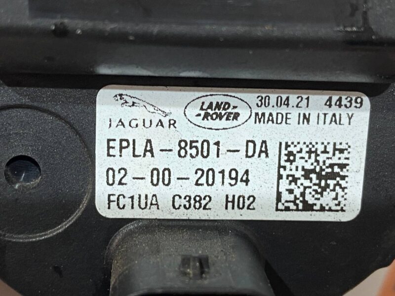 J9C5560 Electric water pump Jaguar F-Pace X761 (2017-) Used cost 55 € in stock 3 pcs.