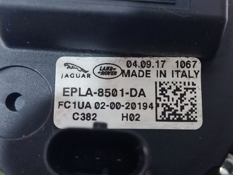 J9C5560 Electric water pump Jaguar F-Pace X761 (2017-) Used cost 55 € in stock 3 pcs.