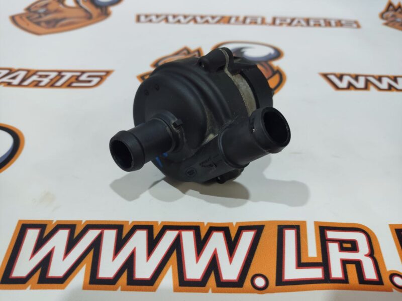 J9C5560 Electric water pump Jaguar F-Pace X761 (2017-) Used cost 55 € in stock 3 pcs.