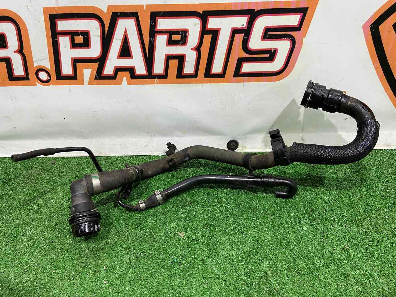 LR000943 2.2TD pipe from the EGR cooler to the intake of the Range Rover Evoque L538 heater (2012-2018) Used cost 10,61 € in stock 1 pcs.