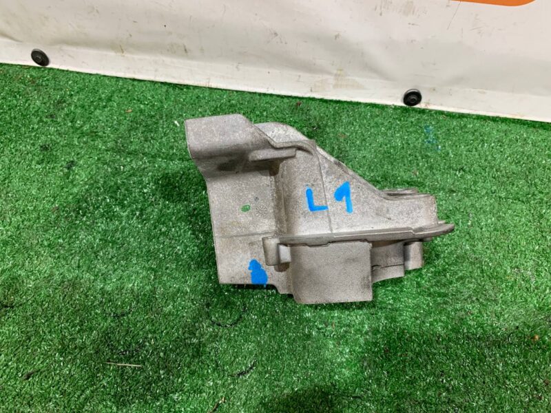 LR001216 Engine Mounting bracket 2.2 TDCI Right RANGE ROVER EVOQUE L538 2011-2018 Used cost 27 € in stock 1 pcs.