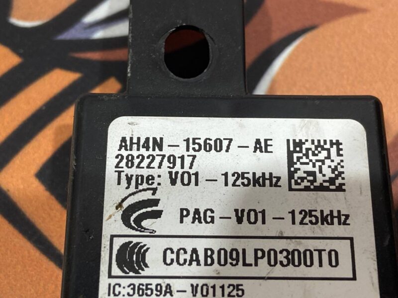 LR020114 Control unit transceiver Range Rover Evoque L538 2011-2018 Used cost 5 € in stock 5 pcs.