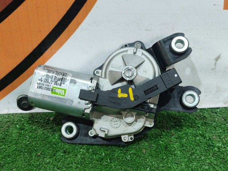 LR024226 Rear windshield wiper motor Range Rover Evoque L538 (2012-2018) Used cost 86,67 € in stock 2 pcs.