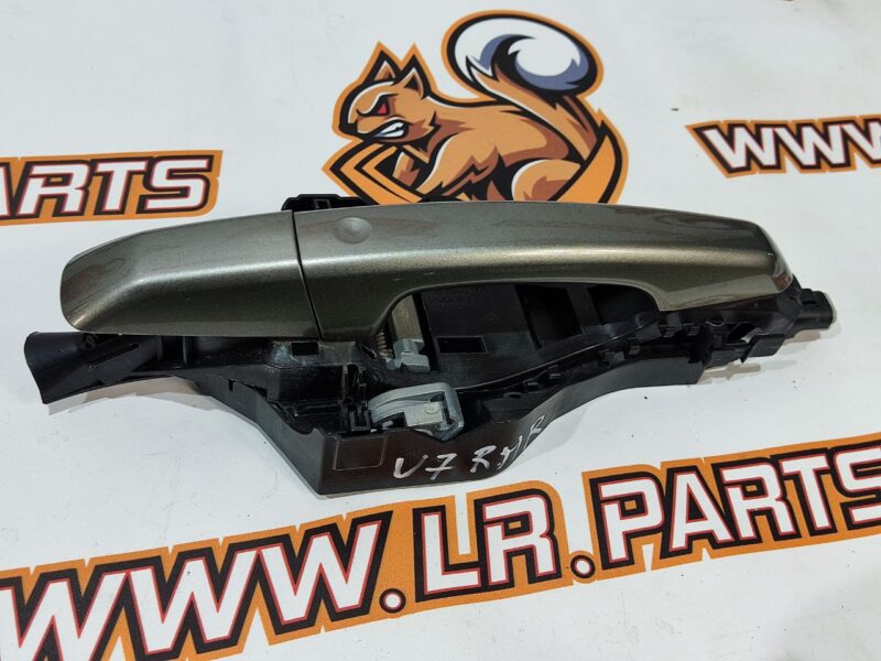 LR025406 Door handle cover Land Rover Discovery Sport L550 2015- Used cost 10 € in stock 7 pcs.