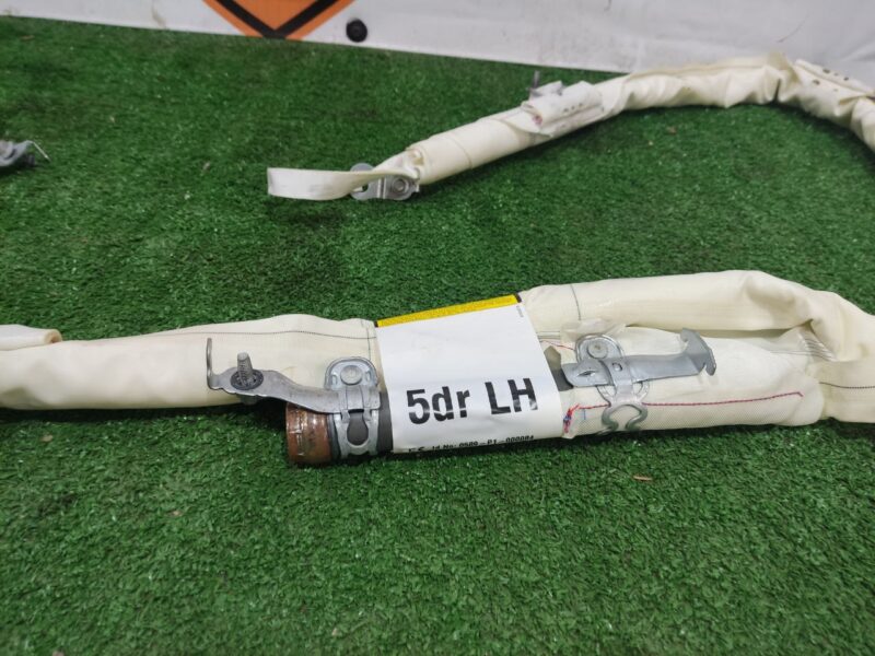 LR026030 Side curtain airbag left Range Rover Evoque L538 (2012-2018) Used cost 110 € in stock 1 pcs.