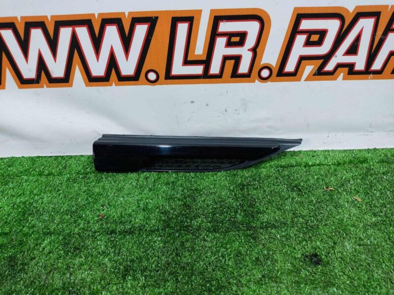 LR027315 Front right wing molding Range Rover Evoque L538 (2012-2018) Used cost 70 € in stock 1 pcs.