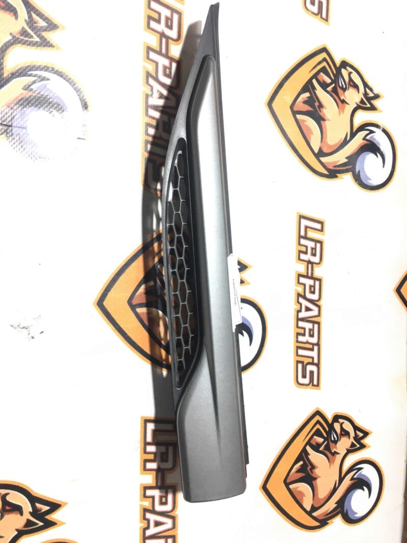 LR027315 Front right wing molding Range Rover Evoque L538 (2012-2018) Used cost 70 € in stock 1 pcs.