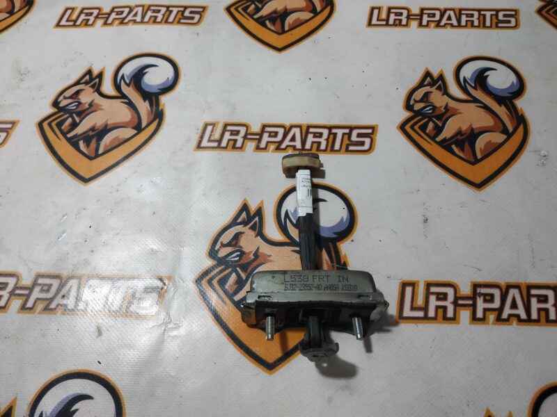 LR027611 Rear door limiter Range Rover Evoque L538 (2012-2018) Used cost 4,44 € in stock 5 pcs.