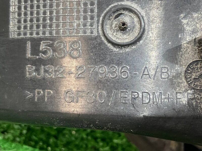 LR033012 Tank hatch RANGE ROVER EVOQUE L538 2011-2018 Used cost 28,5 € in stock 1 pcs.