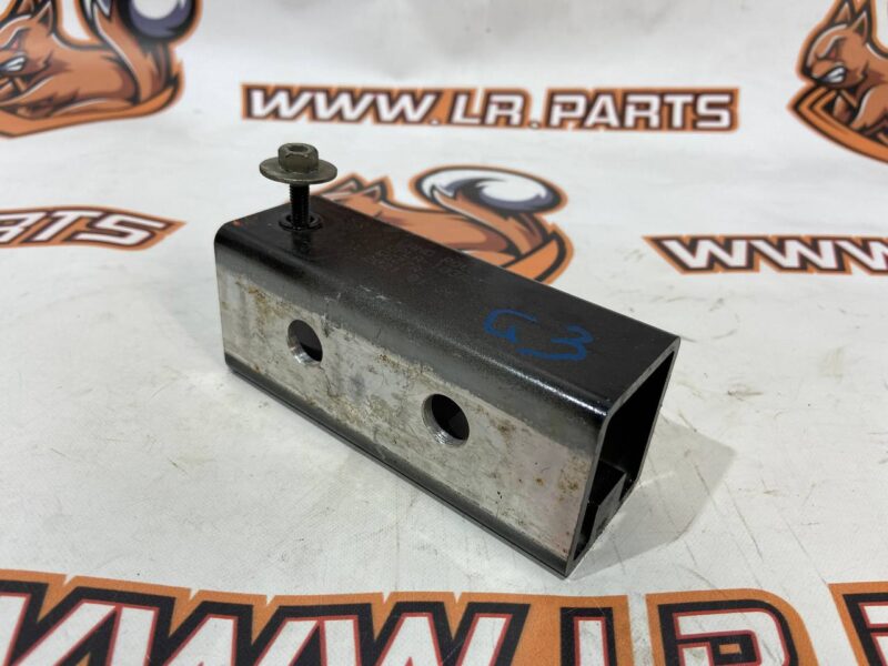 LR033057 Bracket for bumper amplifier left Range Rover Sport L494 (2014-2022) Used cost 15 € in stock 4 pcs.