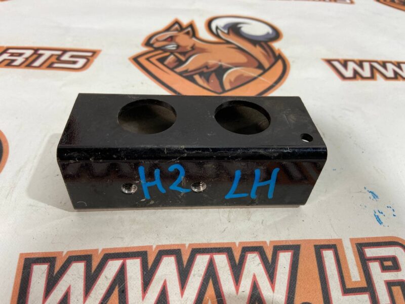 LR033057 Bracket for bumper amplifier left Range Rover Sport L494 (2014-2022) Used - Image 17