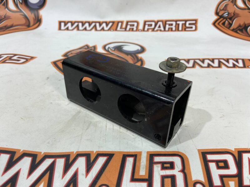 LR033057 Bracket for bumper amplifier left Range Rover Sport L494 (2014-2022) Used cost 15 € in stock 4 pcs.