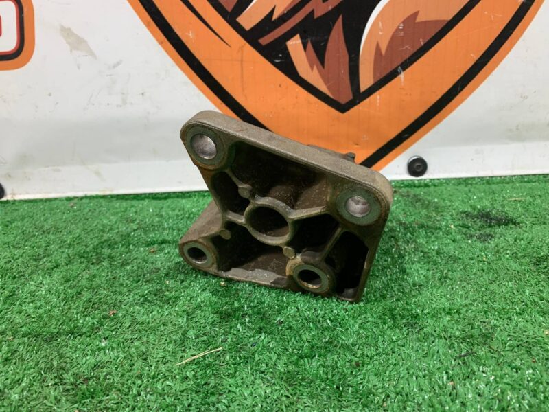 LR033181 Engine cushion bracket right 3.0TD Range Rover Sport L494 Used - Image 13