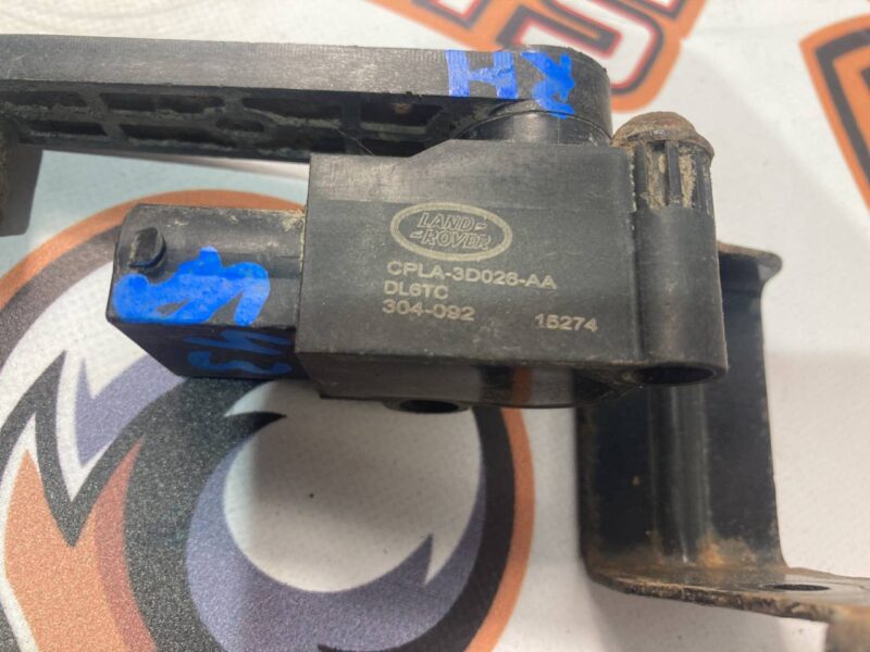 LR033256 Front suspension height sensor Range Rover Sport L494 (2014-2022) Used cost 50 € in stock 11 pcs.
