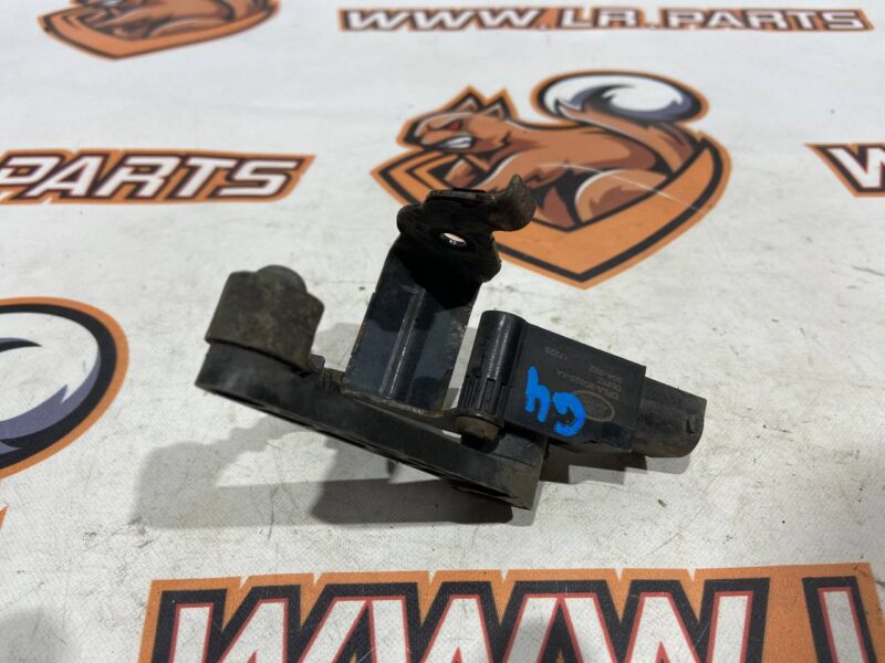 LR033256 Front suspension height sensor Range Rover Sport L494 (2014-2022) Used cost 50 € in stock 11 pcs.