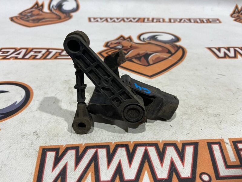 LR033256 Front suspension height sensor Range Rover Sport L494 (2014-2022) Used cost 50 € in stock 11 pcs.
