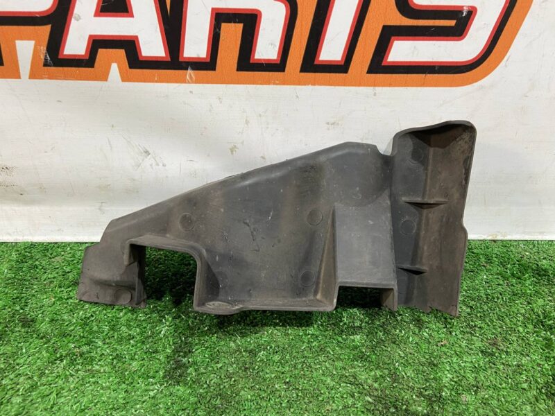 LR033400 Front bumper deflector left RANGE ROVER (L405) 2013- Used cost 10 € in stock 4 pcs.