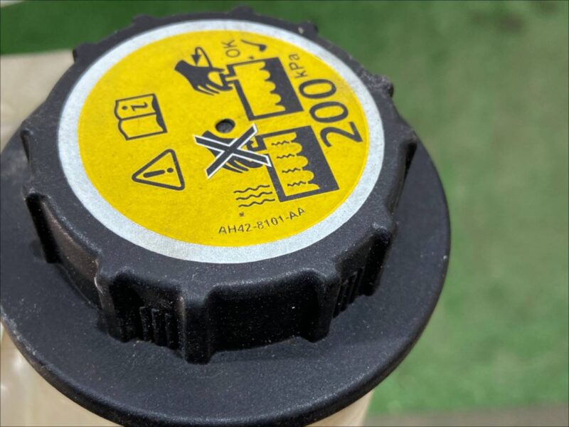 LR034654 Expansion tank 3.0IE 4.4D 5.0IE Range Rover L405 (2013-2021) Used cost 50 € in stock 6 pcs.