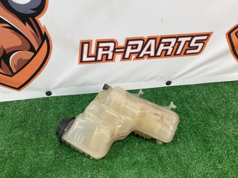 LR034654 Expansion tank 3.0IE 4.4D 5.0IE Range Rover L405 (2013-2021) Used cost 50 € in stock 6 pcs.