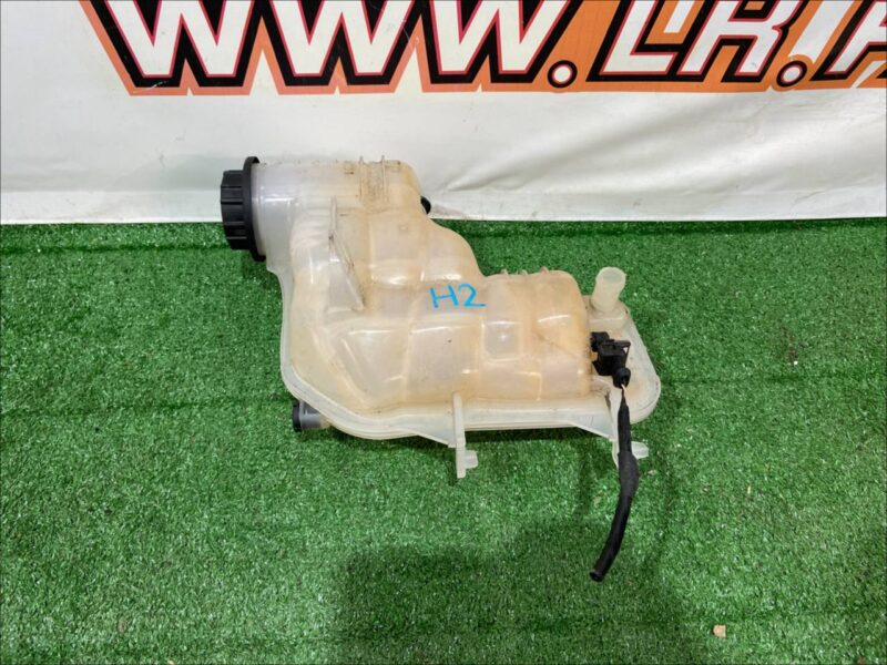 LR034654 Expansion tank 3.0IE 4.4D 5.0IE Range Rover L405 (2013-2021) Used cost 50 € in stock 6 pcs.