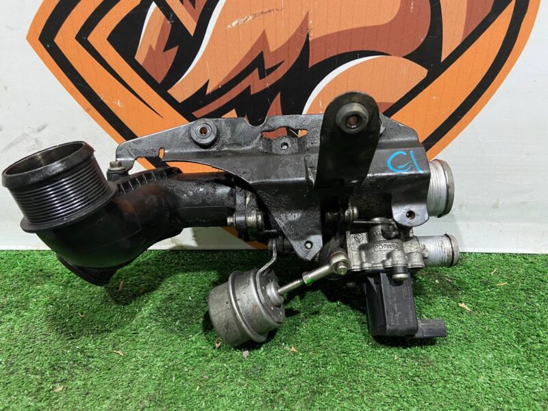 LR035450 Compressed Air Recirculation Valve Assy Range Rover L405 (2013-2021) Used cost 150 € in stock 7 pcs.