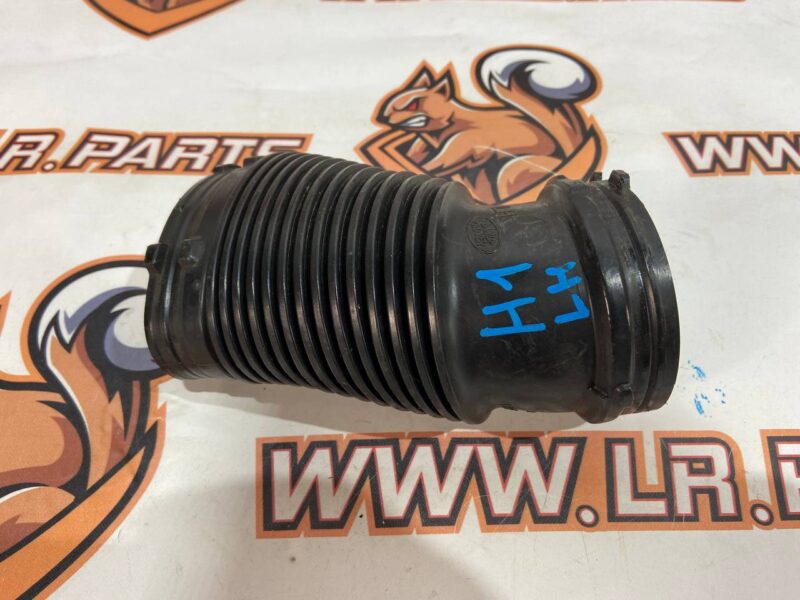 LR036442 Air duct to throttle body left Range Rover Sport L494 (2014-2022) USED cost 60 € in stock 1 pcs.