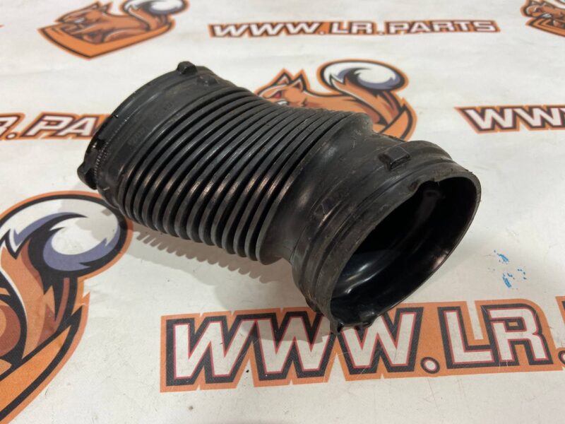 LR036442 Air duct to throttle body left Range Rover Sport L494 (2014-2022) USED cost 60 € in stock 1 pcs.