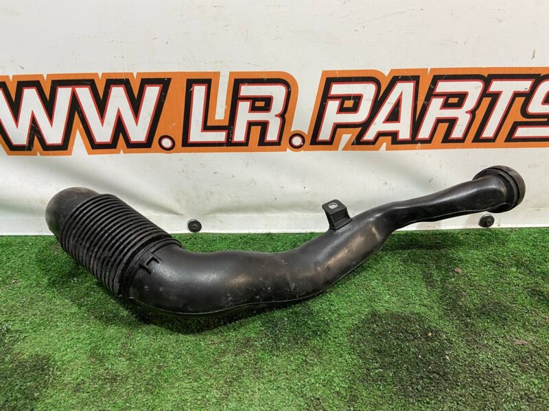 LR036466 Right pipe, Air filter - to turbocharger Range Rover Sport L494 (2014-2022) Used cost 40 € in stock 8 pcs.