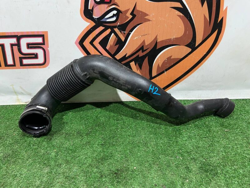 LR036466 Right pipe, Air filter - to turbocharger Range Rover Sport L494 (2014-2022) Used cost 40 € in stock 8 pcs.