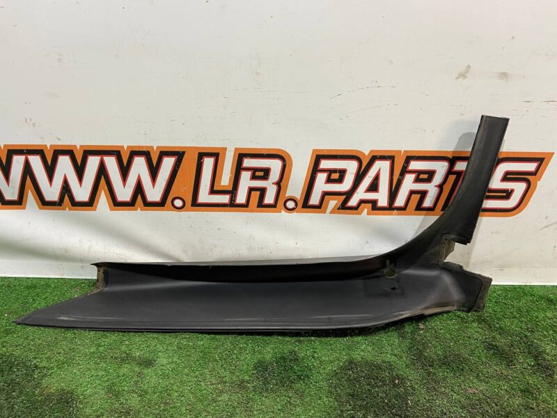 LR036737 Trunk door trim panel right Range Rover L405 (2013-2021) Used cost 15 € in stock 7 pcs.