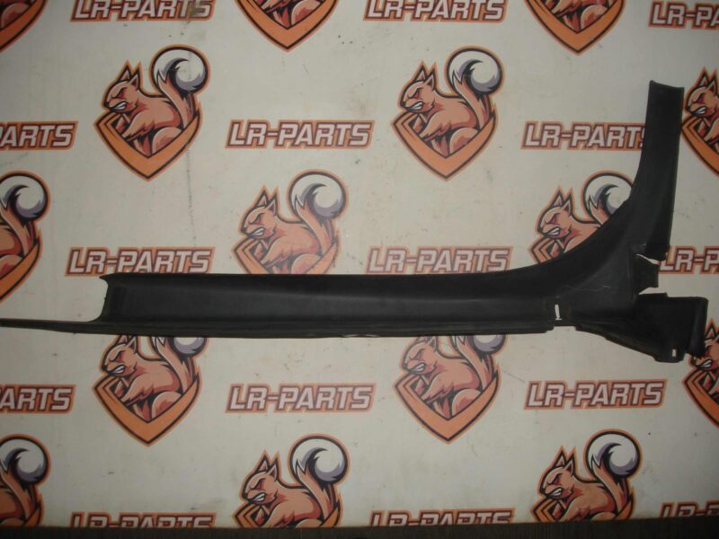LR036737 Trunk door trim panel right Range Rover L405 (2013-2021) Used cost 15 € in stock 7 pcs.