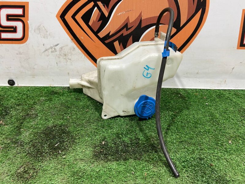 LR037566 Windshield Washer Reservoir Range Rover L405 (2013-2021) Used cost 65 € in stock 7 pcs.