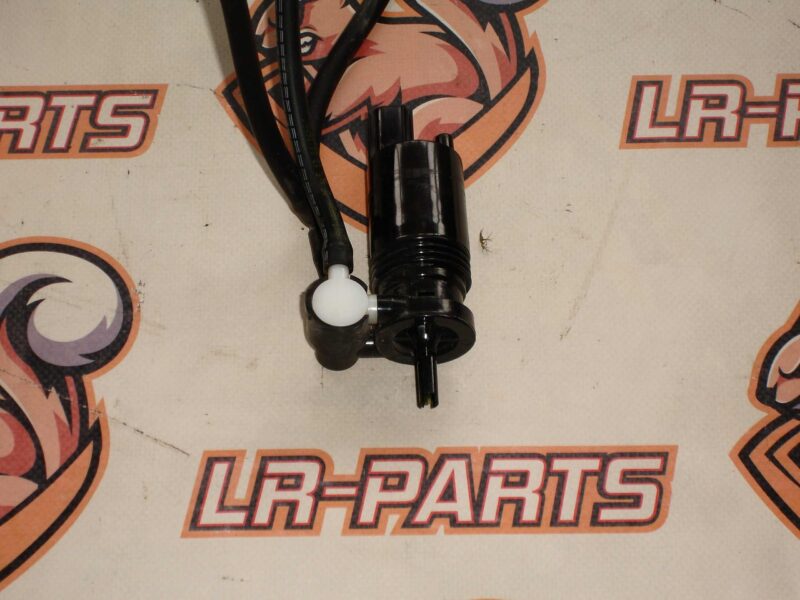 LR037573 The motor of the windshield washer tank Range Rover L405 2013-2021 Used cost 15 € in stock 5 pcs.