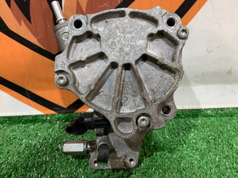 LR037627 Vacuum pump 2.2TD RANGE ROVER EVOQUE L538 2011-2018 Used cost 50 € in stock 1 pcs.