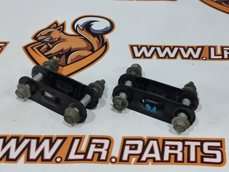 LR037691 Plate from arm to fist Range Rover L405 (2013-2021) Used cost 3 € in stock 2 pcs.