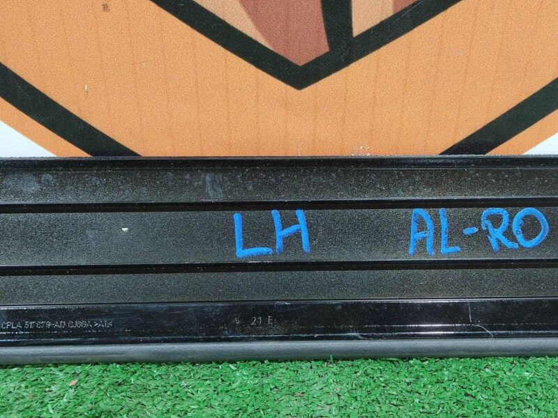 LR038350 Roof molding left short (panorama) RANGE ROVER SPORT (L494) 2013- Used cost 70 € in stock 2 pcs.