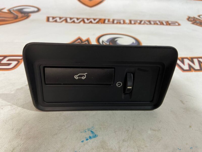 LR038676 Light switch Range Rover Sport L494 (2014-2022) Used cost 25 € in stock 2 pcs.
