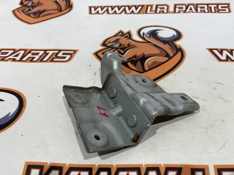 LR039125 Wing mounting bracket right RANGE ROVER EVOQUE L538 2011-2018 Used cost 35 € in stock 2 pcs.