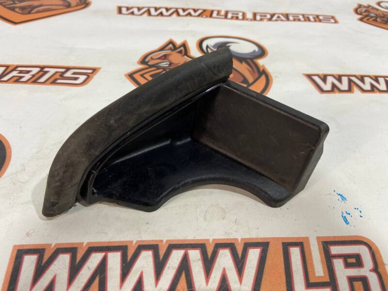 LR040775 Soundproofing of the front left pillar Range Rover L405 (2013-2021) Used cost 20 € in stock 2 pcs.