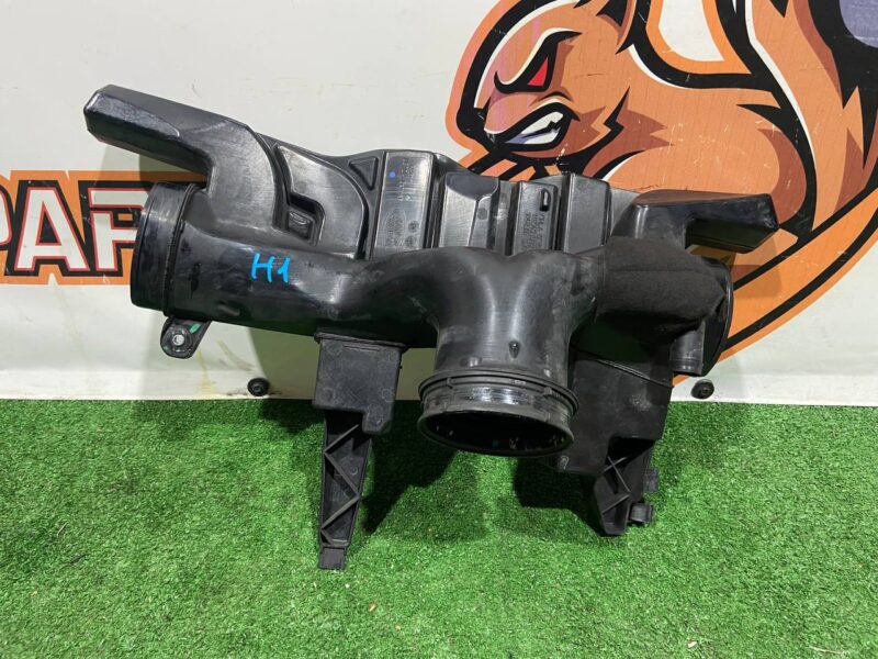 LR041246 Air filter duct to throttle valve Range Rover Sport L494 (2014-2022) Used cost 120 € in stock 3 pcs.
