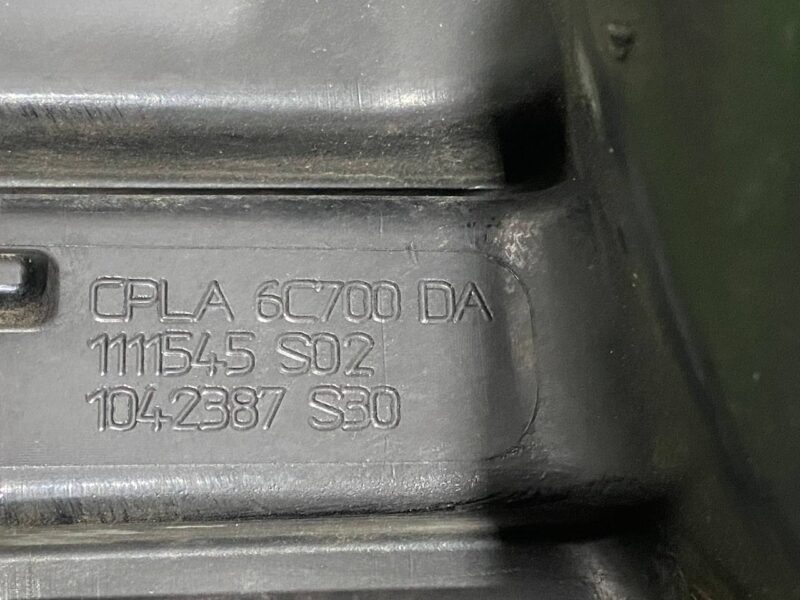 LR041246 Air filter duct to throttle valve Range Rover Sport L494 (2014-2022) Used cost 120 € in stock 3 pcs.