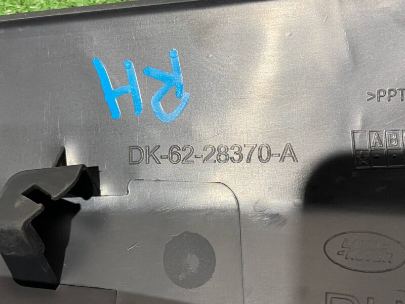 LR044142 Wheel arch fender molding rear right Range Rover Sport L494 Used - Image 12