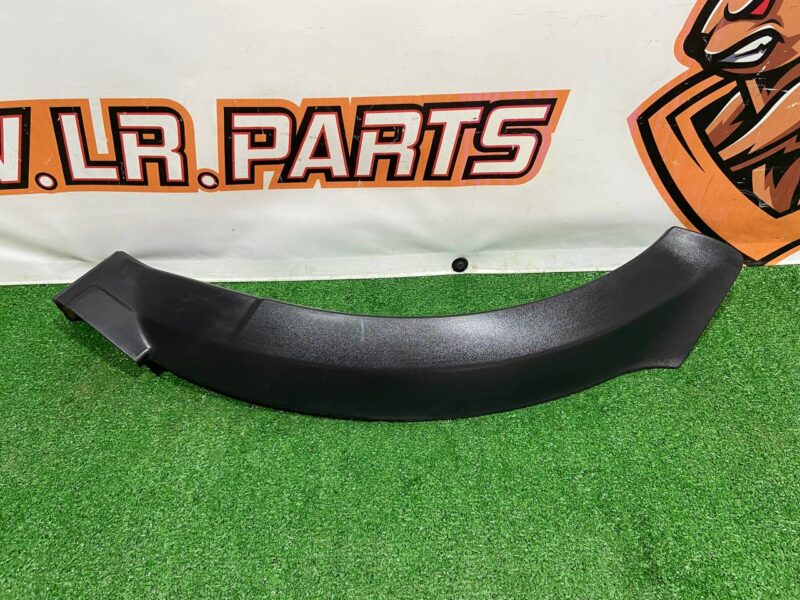 LR044142 Wheel arch fender molding rear right Range Rover Sport L494 Used cost 35 € in stock 4 pcs.