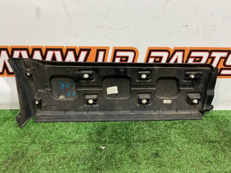 LR044671 Molding of the rear left door for Range Rover Evoque L538 (2012-2018) Used cost 50 € in stock 1 pcs.
