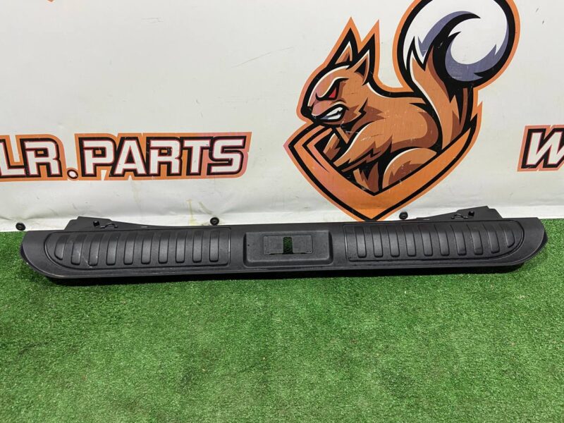 LR044743 Boot lid sill trim Range Rover Sport L494 (2014-2022) Used cost 40 € in stock 3 pcs.